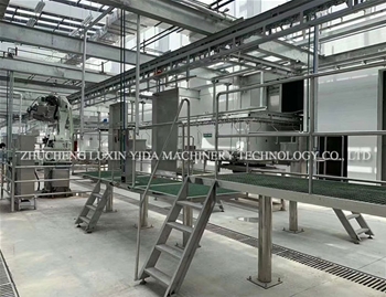Live pig slaughtering line