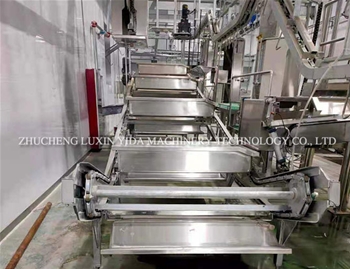 Cattle pre stripping platform